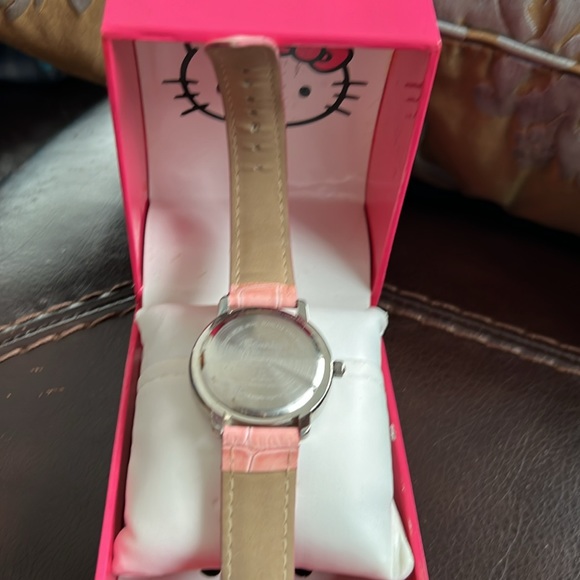 HELLO KITTY WATCH and ring - Picture 6 of 6